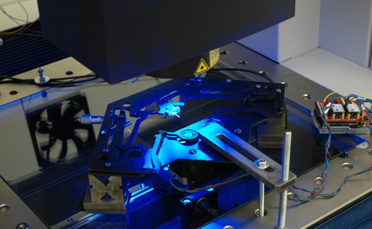 Flexure-based manipulator for 2D micro-motion